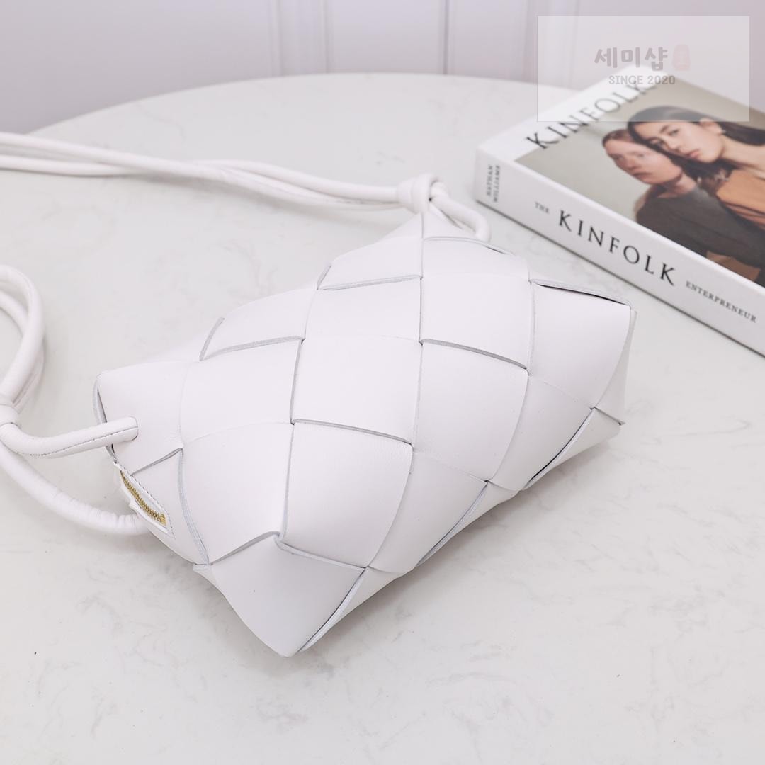 Bottega Veneta Bottega Veneta Small Cassette Camera Bag Bag 32번 이미지