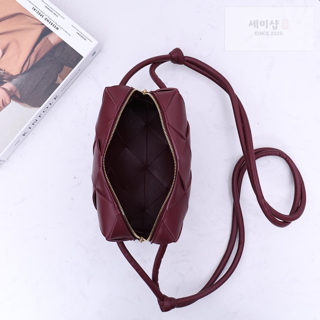 Bottega Veneta Bottega Veneta Small Cassette Camera Bag Bag 16번 이미지