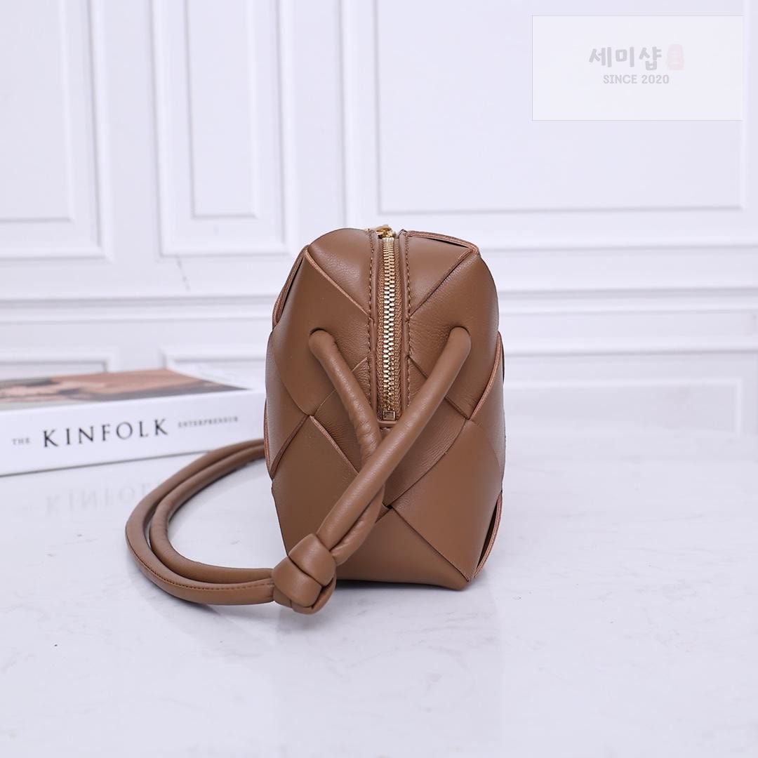 Bottega Veneta Bottega Veneta Small Cassette Camera Bag Bag 11번 이미지