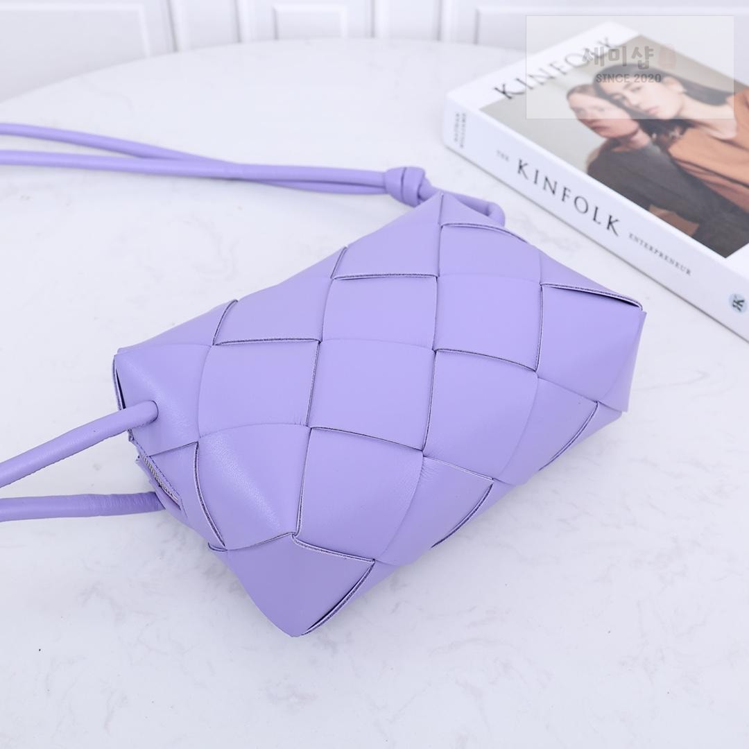 Bottega Veneta Bottega Veneta Small Cassette Camera Bag Bag 24번 이미지