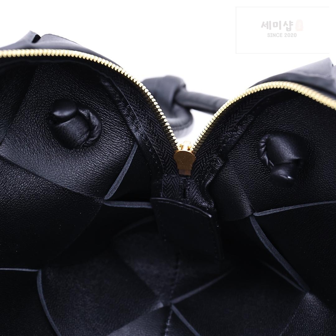 Bottega Veneta Bottega Veneta Small Cassette Camera Bag Bag 52번 이미지