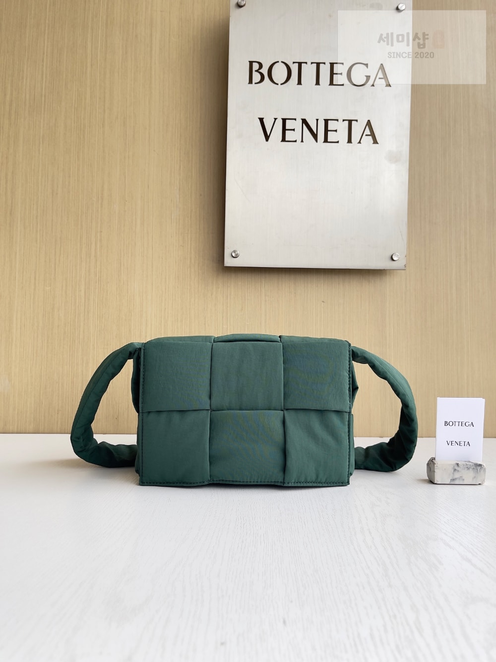 Bottega Veneta Bottega Veneta Small Padded Tech Cassette Bag 8번 이미지