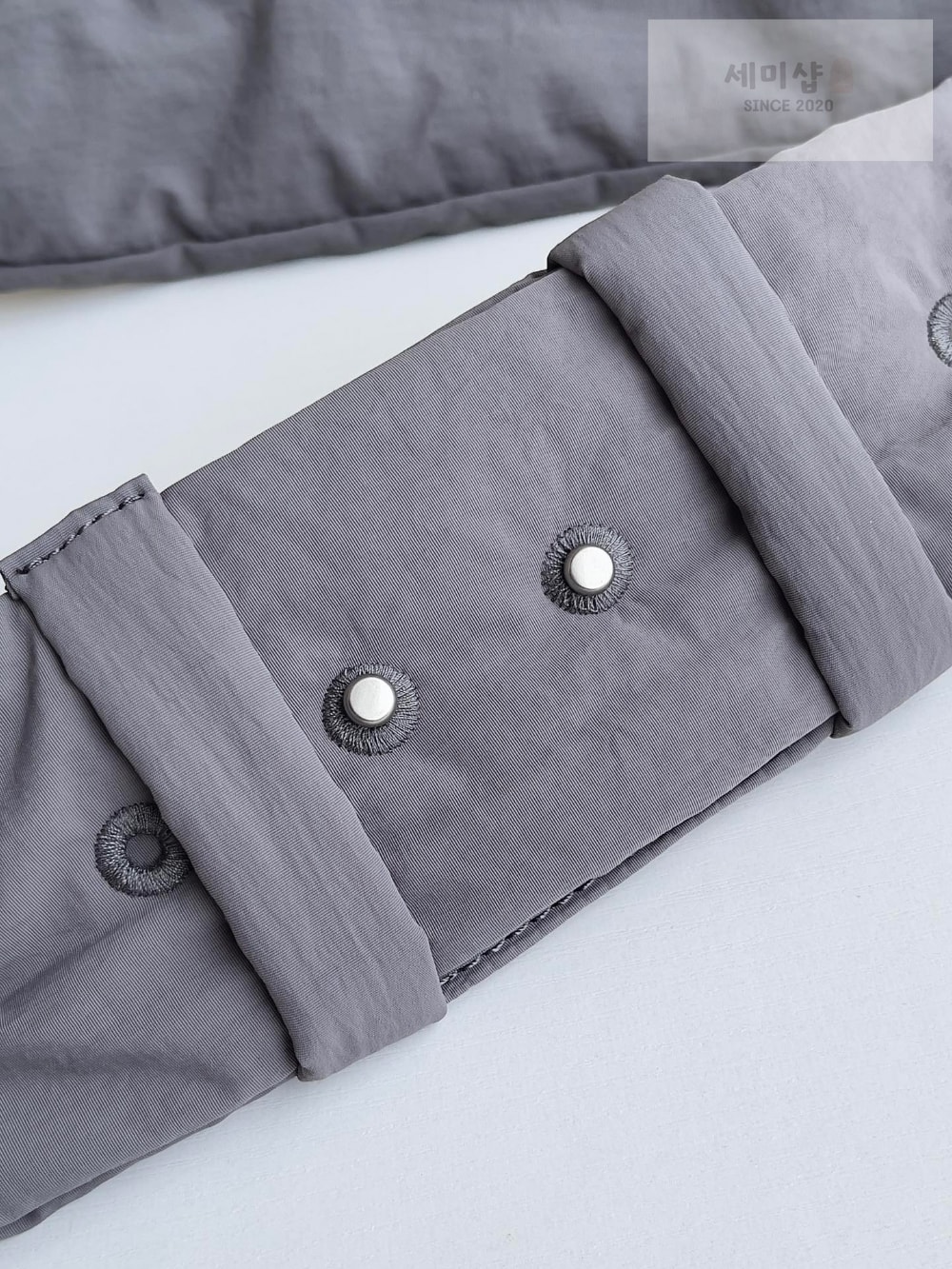 Bottega Veneta Bottega Veneta Small Padded Tech Cassette Bag 5번 이미지