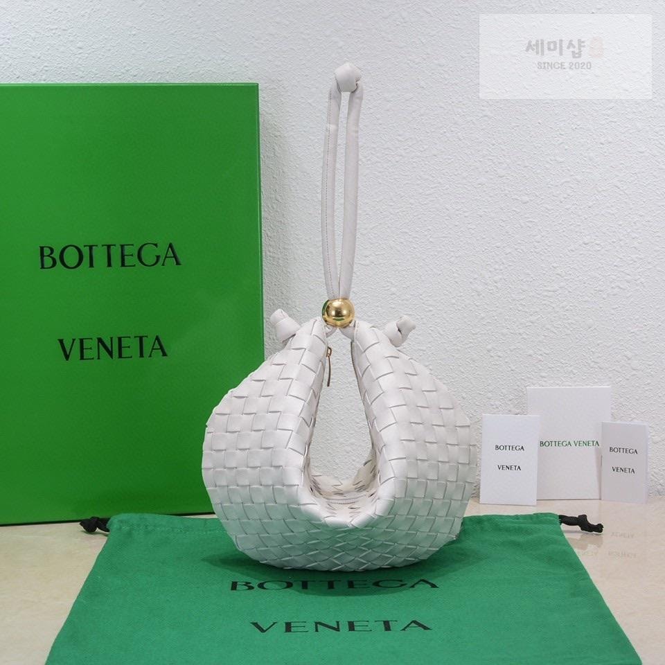 Bottega Veneta Bottega Veneta Turn Pouch Bag 1번 이미지