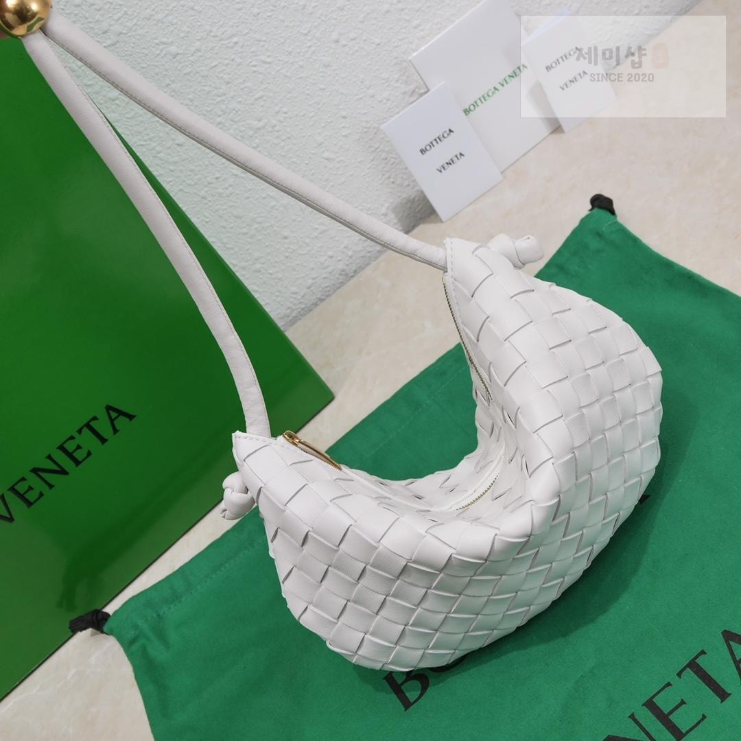Bottega Veneta Bottega Veneta Turn Pouch Bag 3번 이미지