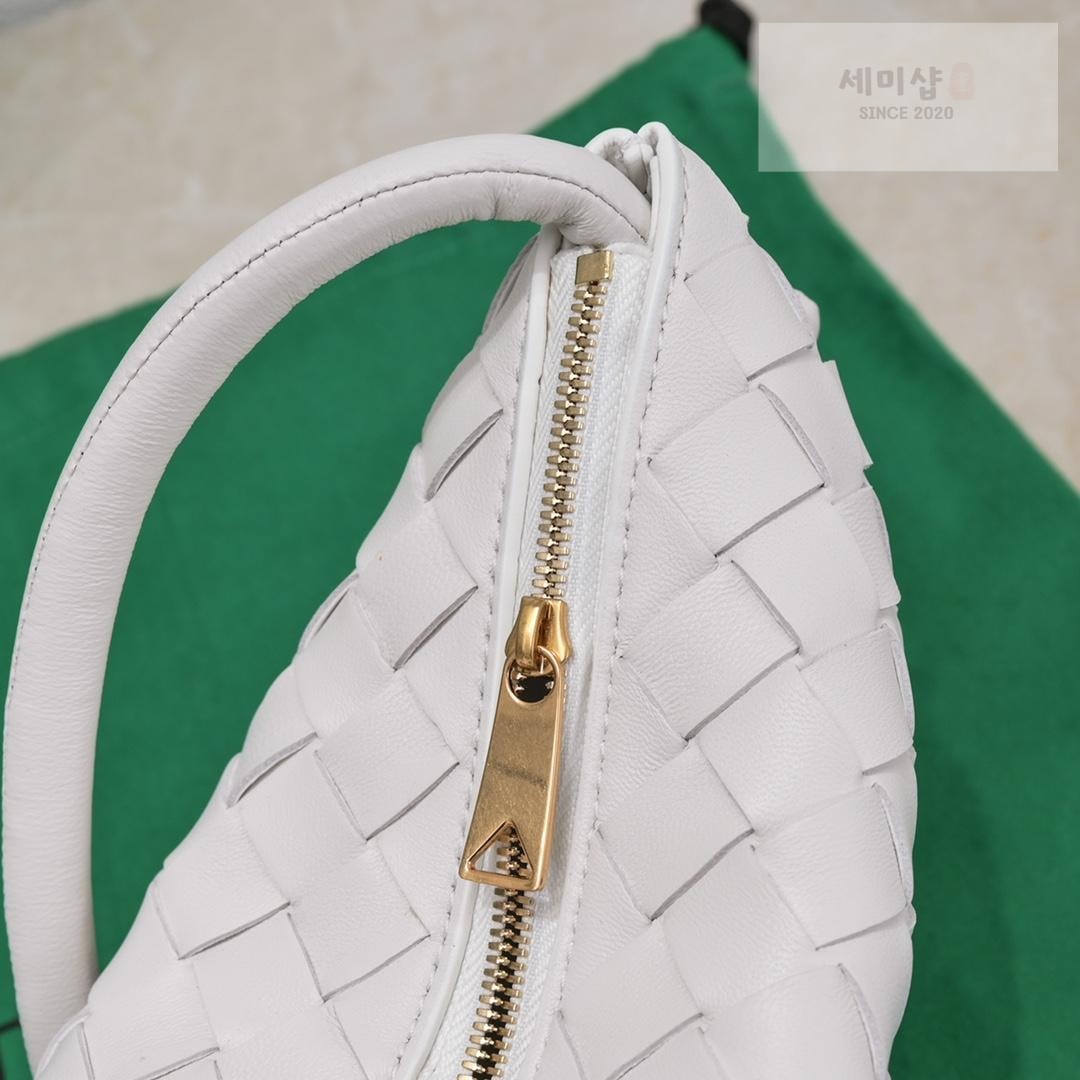 Bottega Veneta Bottega Veneta Turn Pouch Bag 6번 이미지