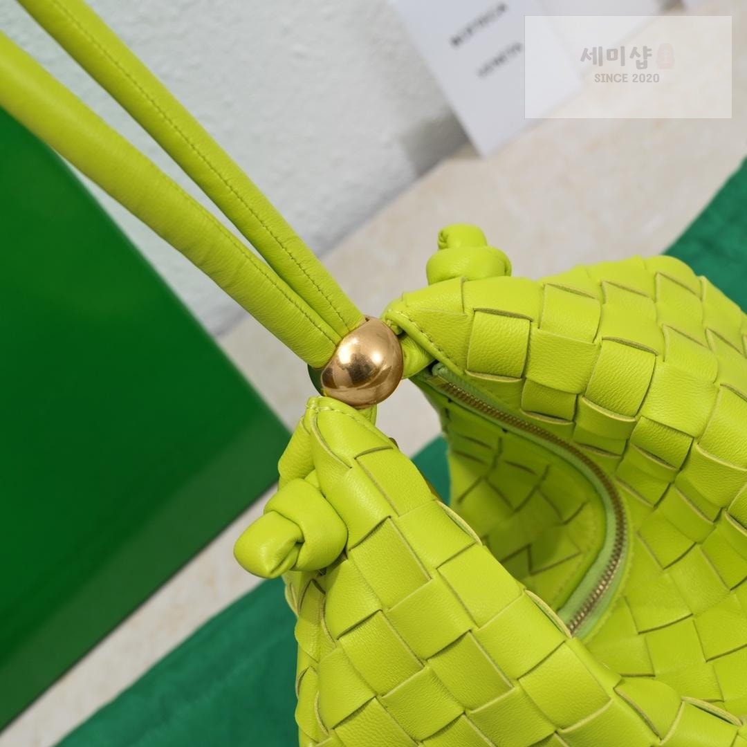 Bottega Veneta Bottega Veneta Turn Pouch Bag 11번 이미지