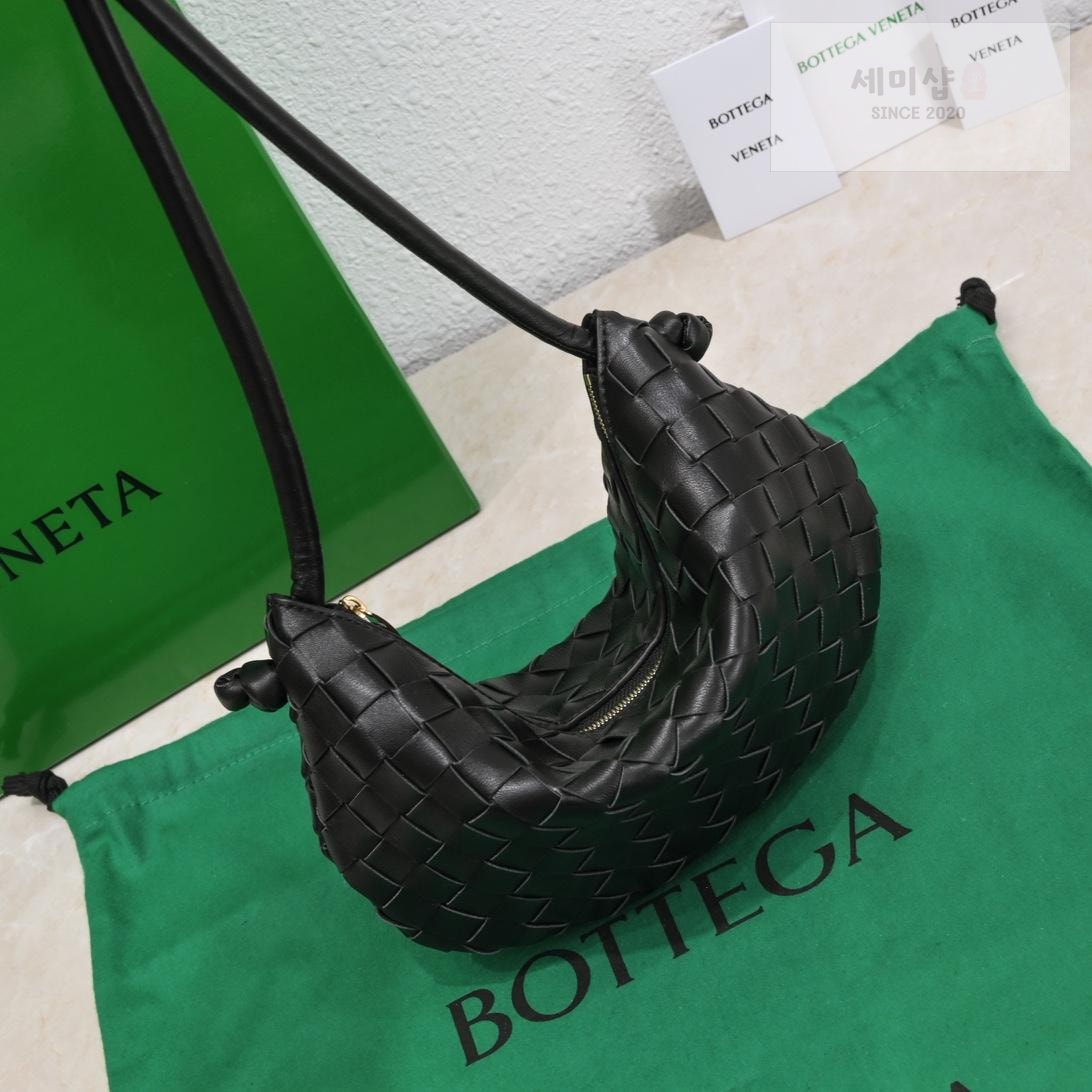 Bottega Veneta Bottega Veneta Turn Pouch Bag 15번 이미지