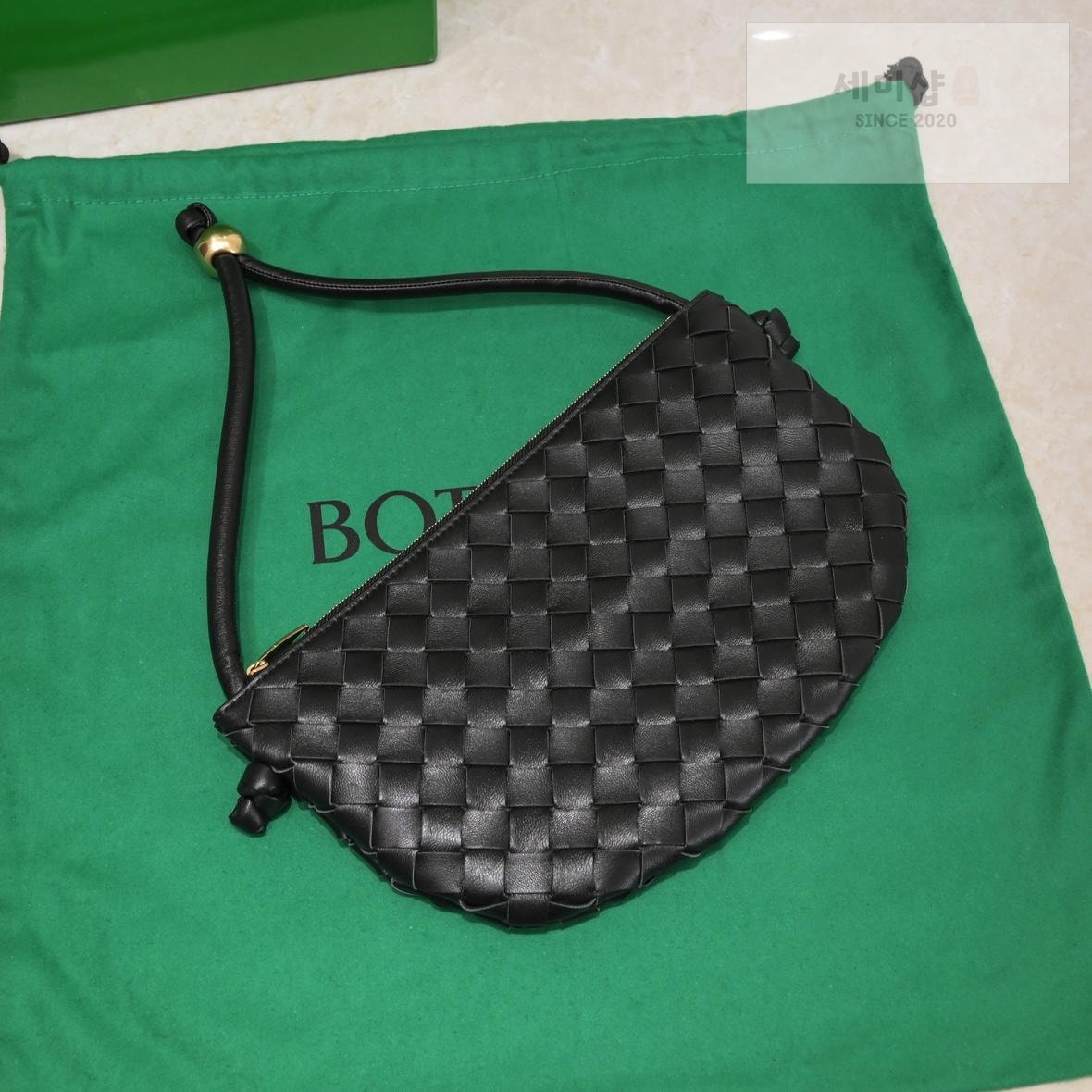 Bottega Veneta Bottega Veneta Turn Pouch Bag 103번 이미지