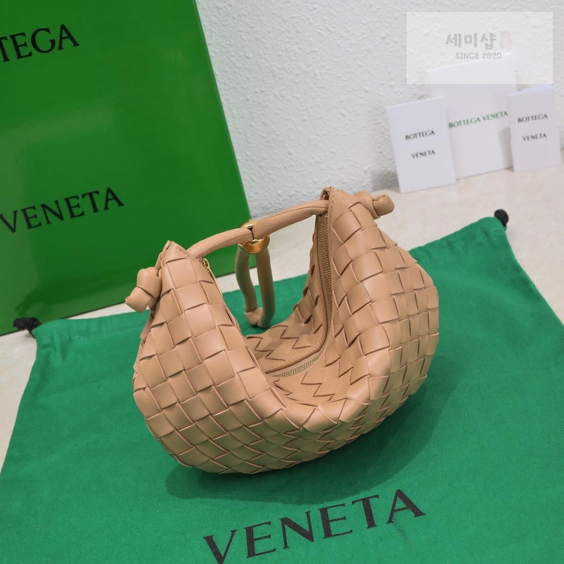 Bottega Veneta Bottega Veneta Turn Pouch Bag 84번 이미지