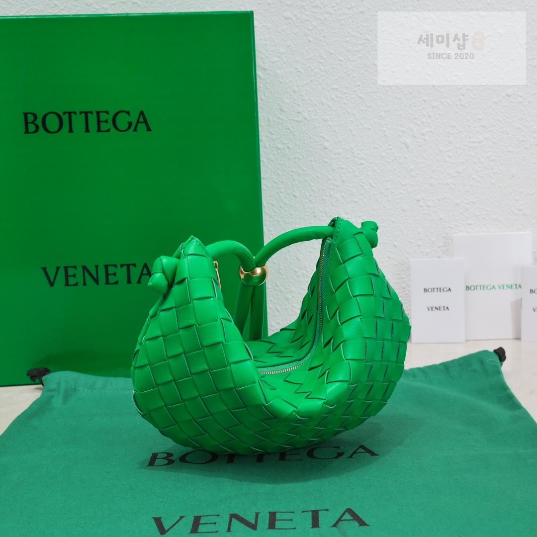 Bottega Veneta Bottega Veneta Turn Pouch Bag 21번 이미지