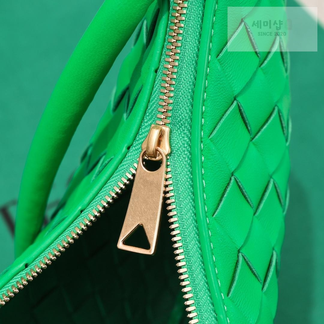 Bottega Veneta Bottega Veneta Turn Pouch Bag 24번 이미지