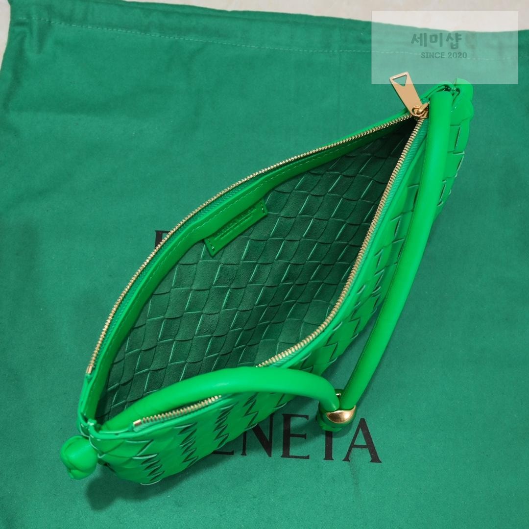 Bottega Veneta Bottega Veneta Turn Pouch Bag 25번 이미지