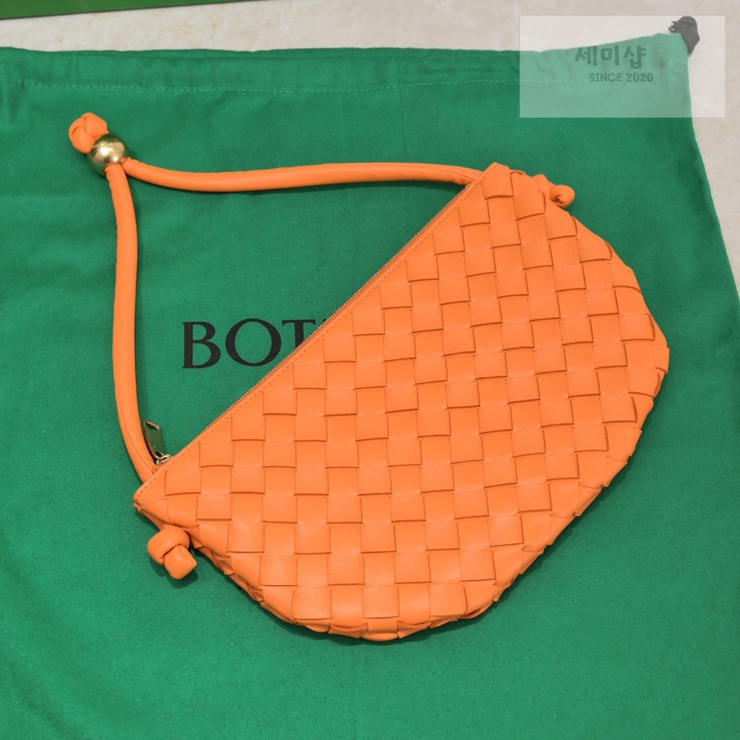 Bottega Veneta Bottega Veneta Turn Pouch Bag 30번 이미지
