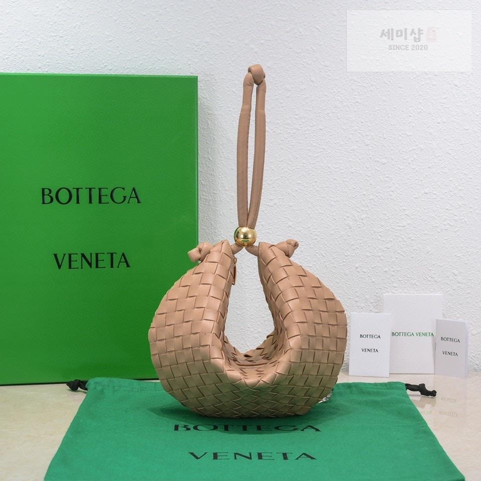Bottega Veneta Bottega Veneta Turn Pouch Bag 32번 이미지