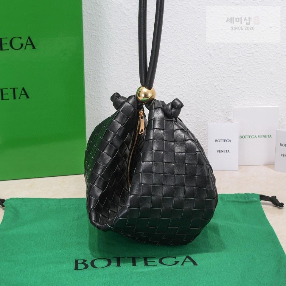Bottega Veneta Bottega Veneta Turn Pouch Bag 40번 이미지