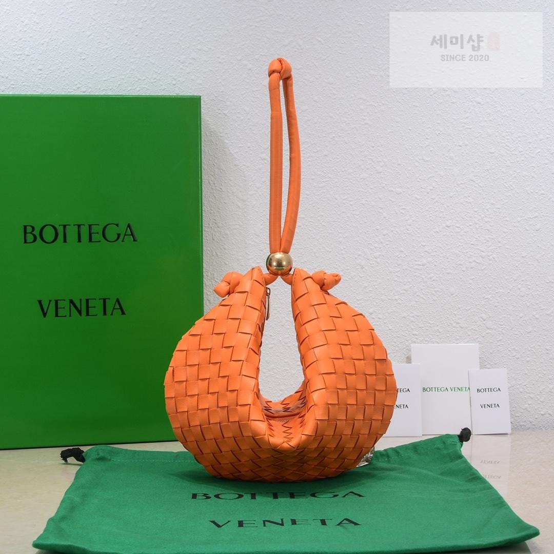 Bottega Veneta Bottega Veneta Turn Pouch Bag 45번 이미지