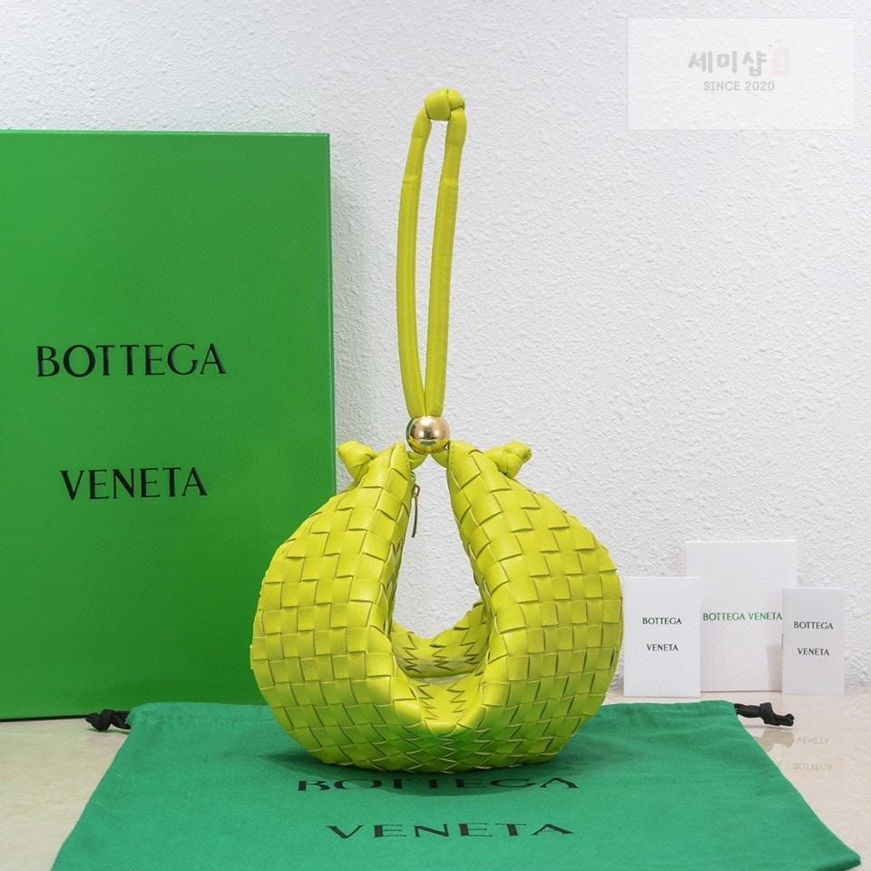Bottega Veneta Bottega Veneta Turn Pouch Bag 52번 이미지