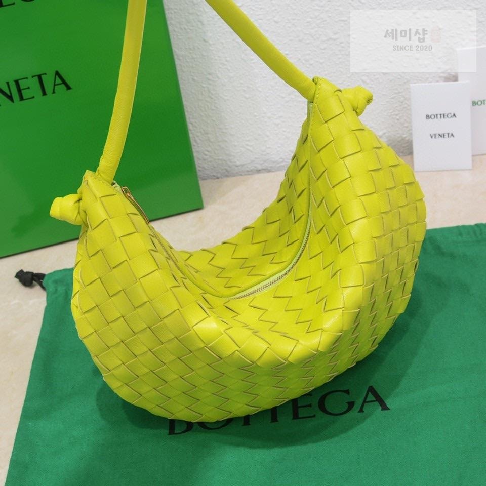 Bottega Veneta Bottega Veneta Turn Pouch Bag 54번 이미지
