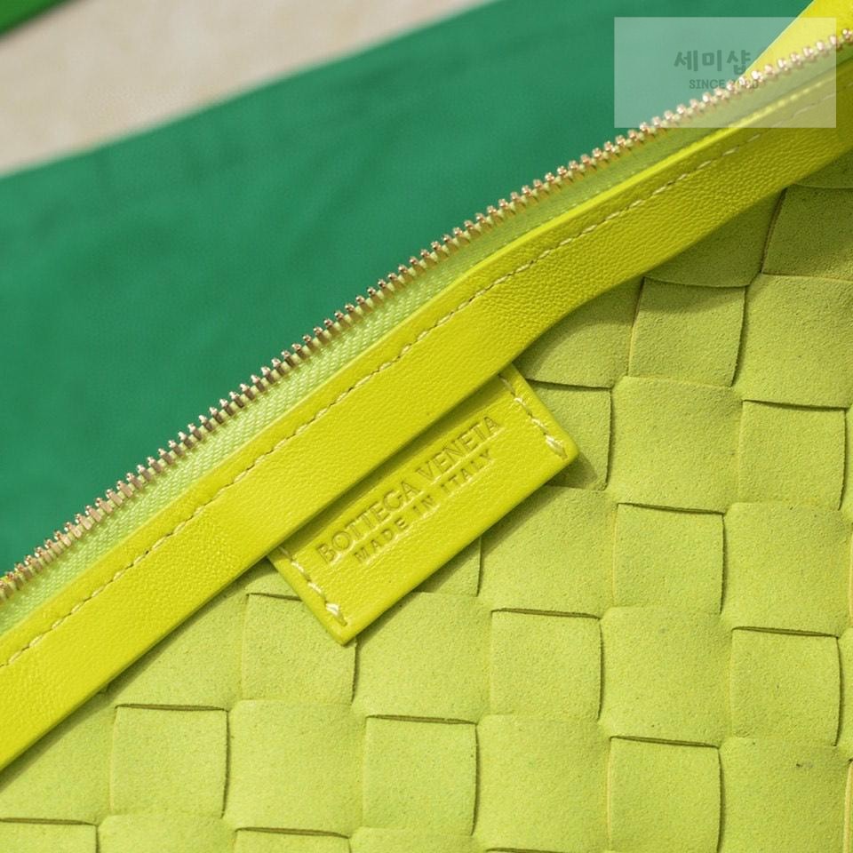 Bottega Veneta Bottega Veneta Turn Pouch Bag 58번 이미지