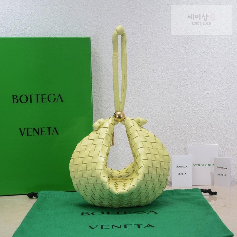 Bottega Veneta Bottega Veneta Turn Pouch Bag 59번 이미지