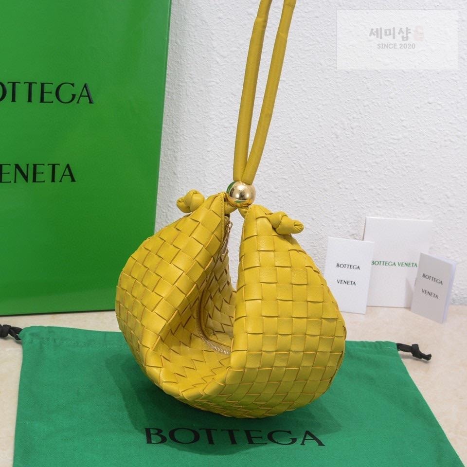 Bottega Veneta Bottega Veneta Turn Pouch Bag 67번 이미지