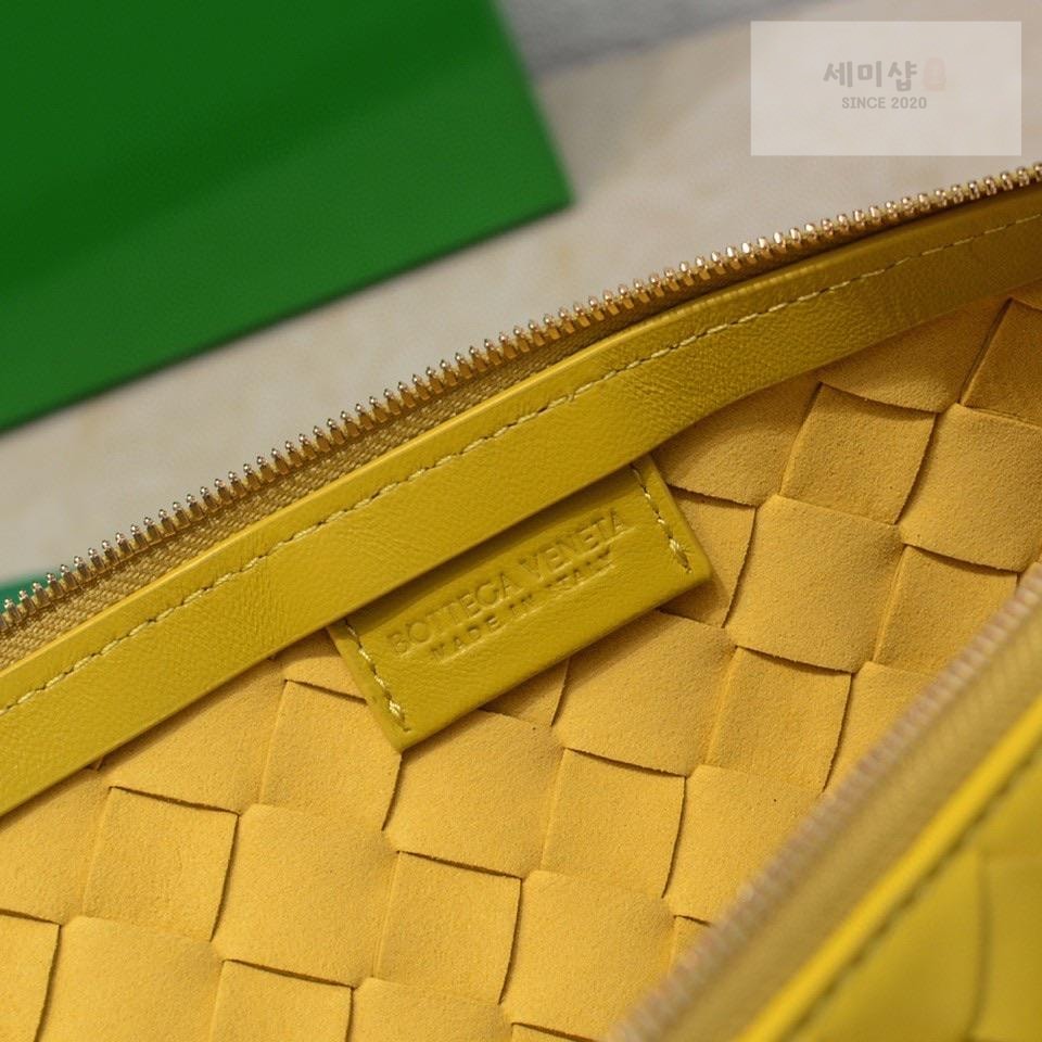 Bottega Veneta Bottega Veneta Turn Pouch Bag 71번 이미지