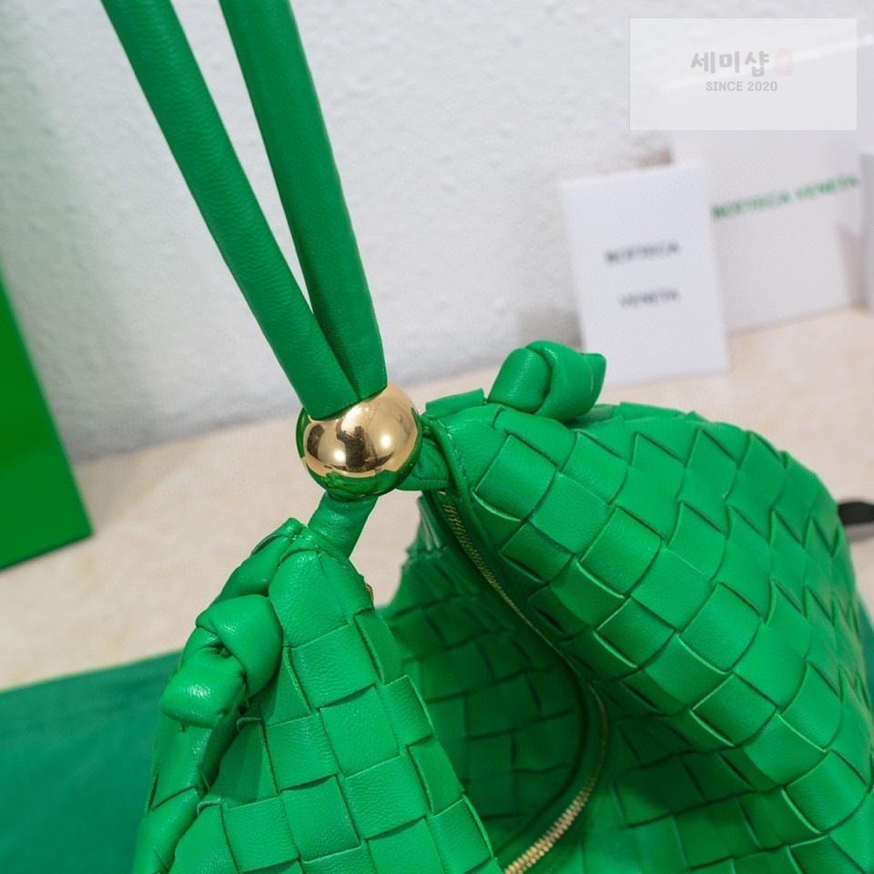 Bottega Veneta Bottega Veneta Turn Pouch Bag 100번 이미지