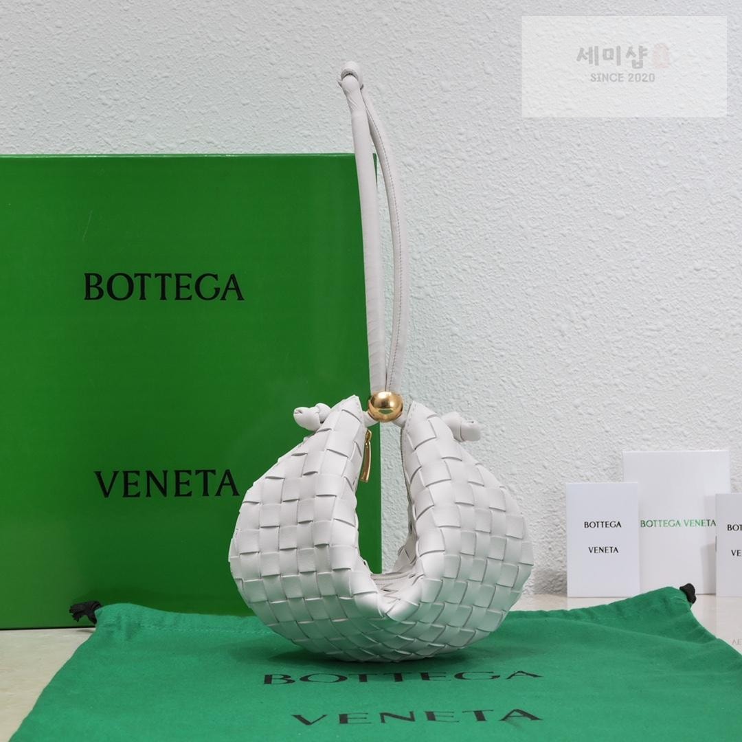 Bottega Veneta Bottega Veneta Turn Pouch Bag 97번 이미지