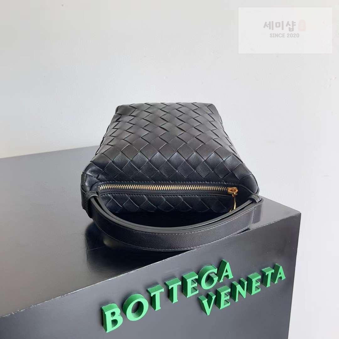 Bottega Veneta Bottega Veneta Wallis Bag 12번 이미지