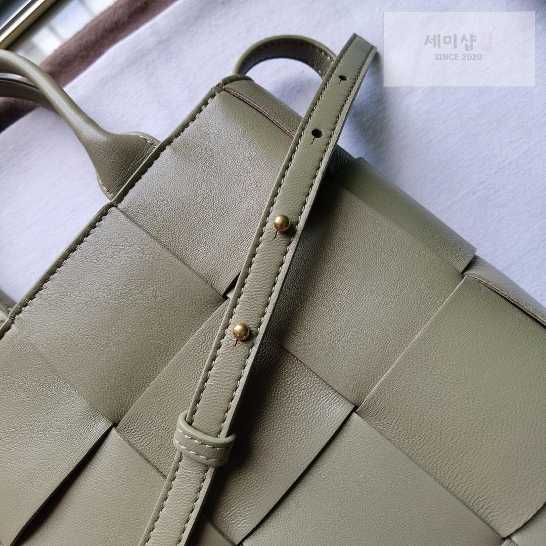 Bottega Veneta Bottega Veneta intrecio Tote Cross Bag 20번 이미지