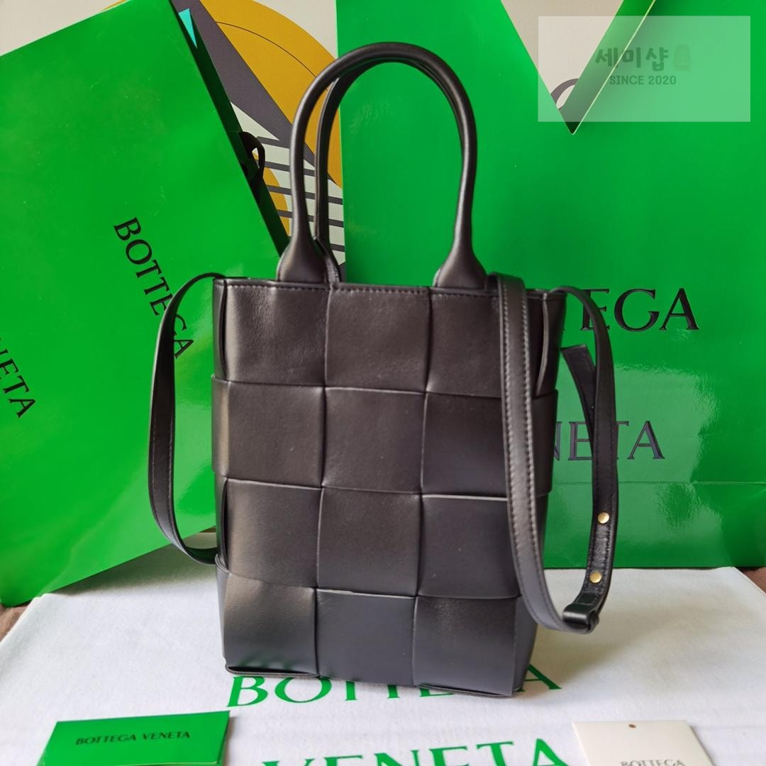 Bottega Veneta Bottega Veneta intrecio Tote Cross Bag 25번 이미지