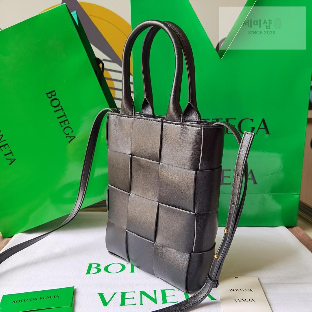 Bottega Veneta Bottega Veneta intrecio Tote Cross Bag 26번 이미지