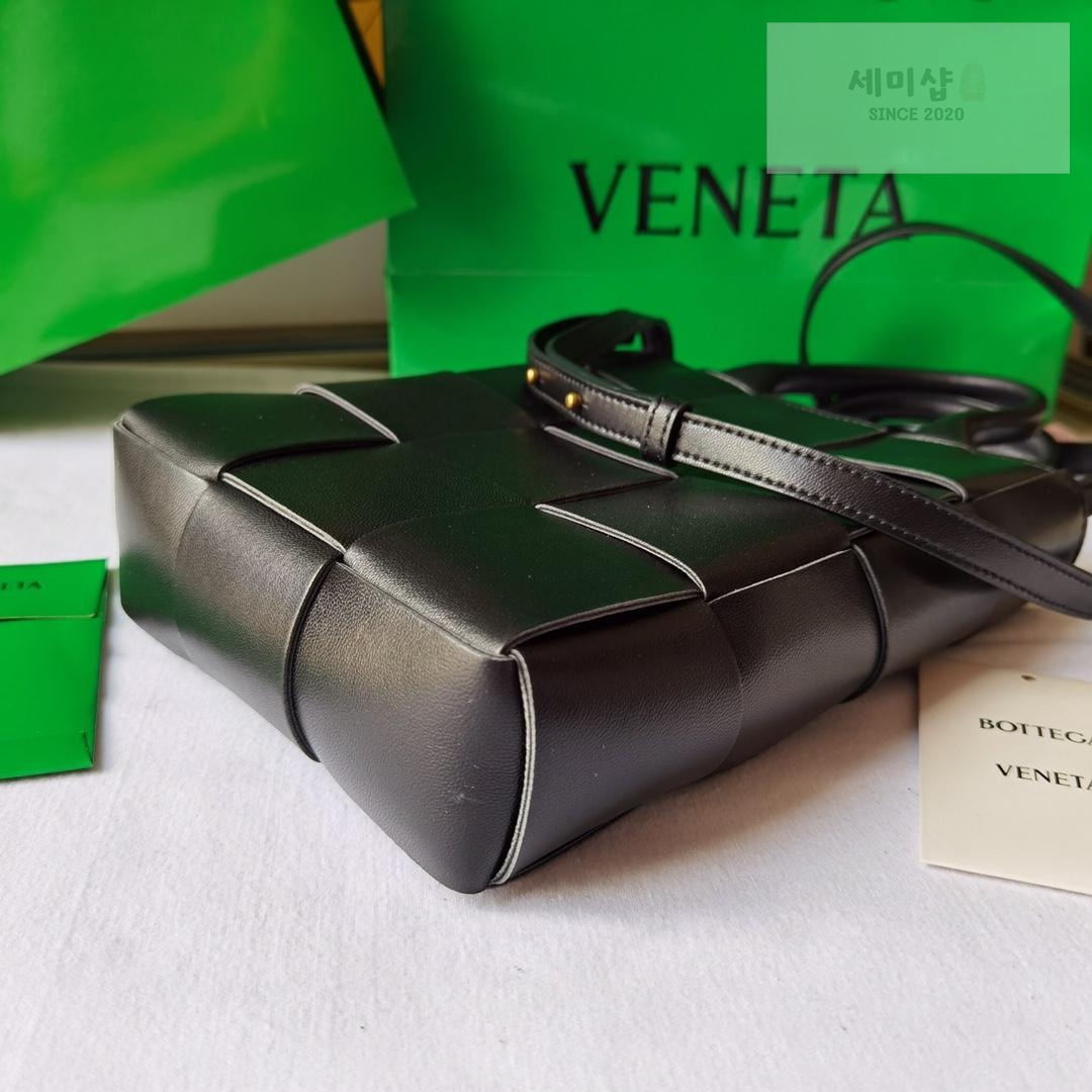 Bottega Veneta Bottega Veneta intrecio Tote Cross Bag 28번 이미지
