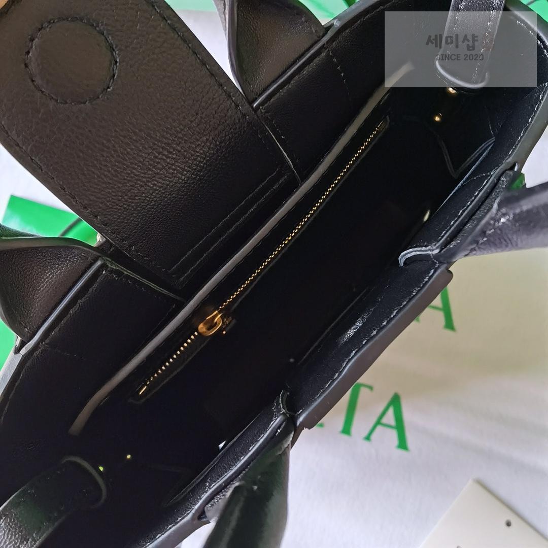 Bottega Veneta Bottega Veneta intrecio Tote Cross Bag 30번 이미지