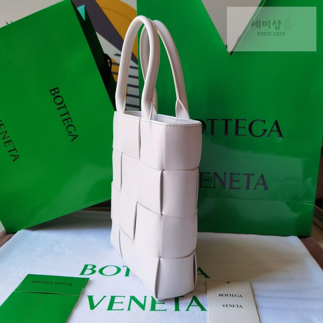 Bottega Veneta Bottega Veneta intrecio Tote Cross Bag 33번 이미지
