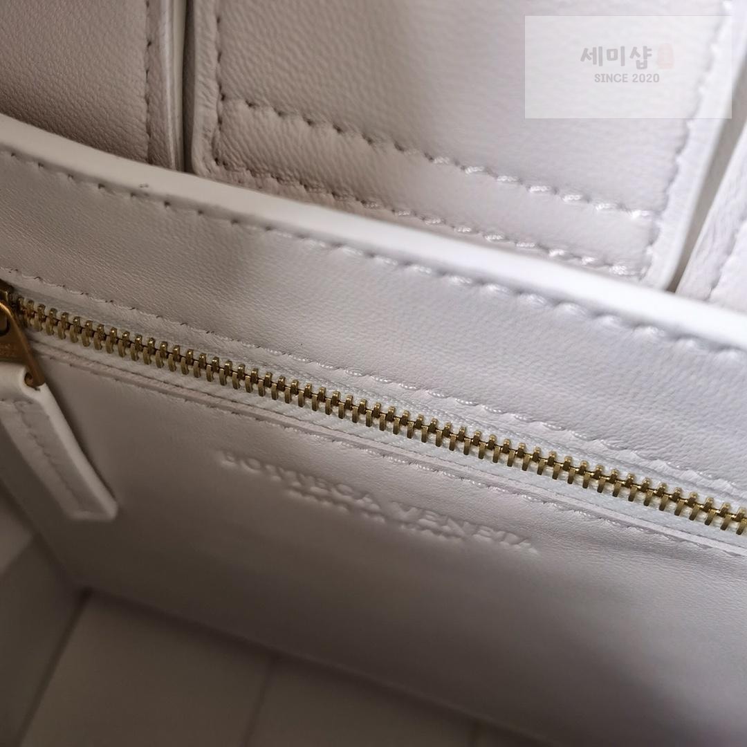 Bottega Veneta Bottega Veneta intrecio Tote Cross Bag 38번 이미지