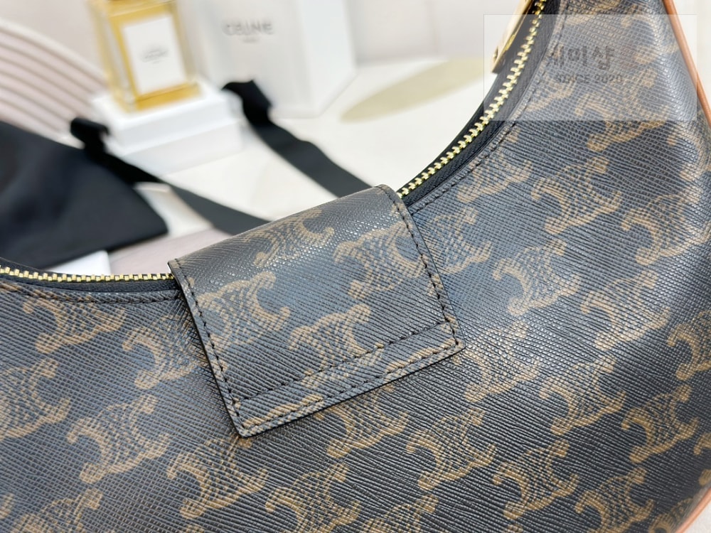 C E L I N E Celine Ava Triomphe Bag Soft Calfskin Bag 7번 이미지