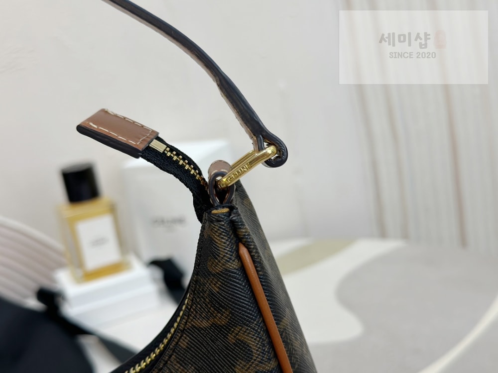 C E L I N E Celine Ava Triomphe Bag Soft Calfskin Bag 8번 이미지