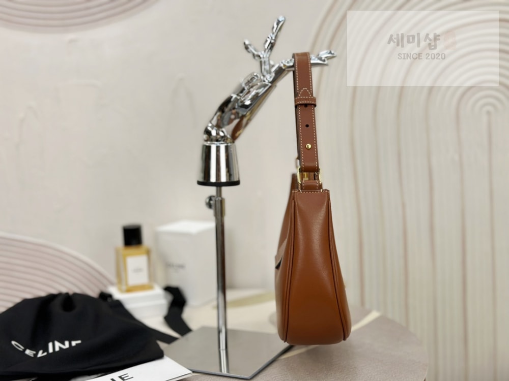 C E L I N E Celine Ava Triomphe Bag Soft Calfskin Bag 4번 이미지