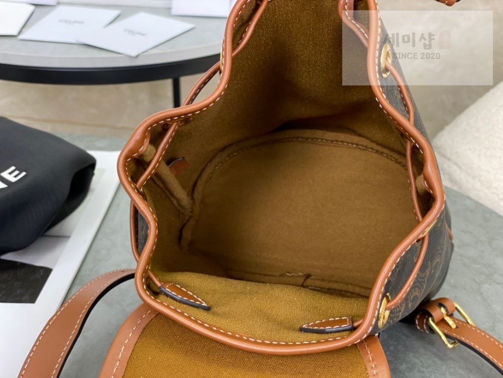 C E L I N E Celine Backpack Folco in Triomphe Canvas and Calfskin Bag 9번 이미지