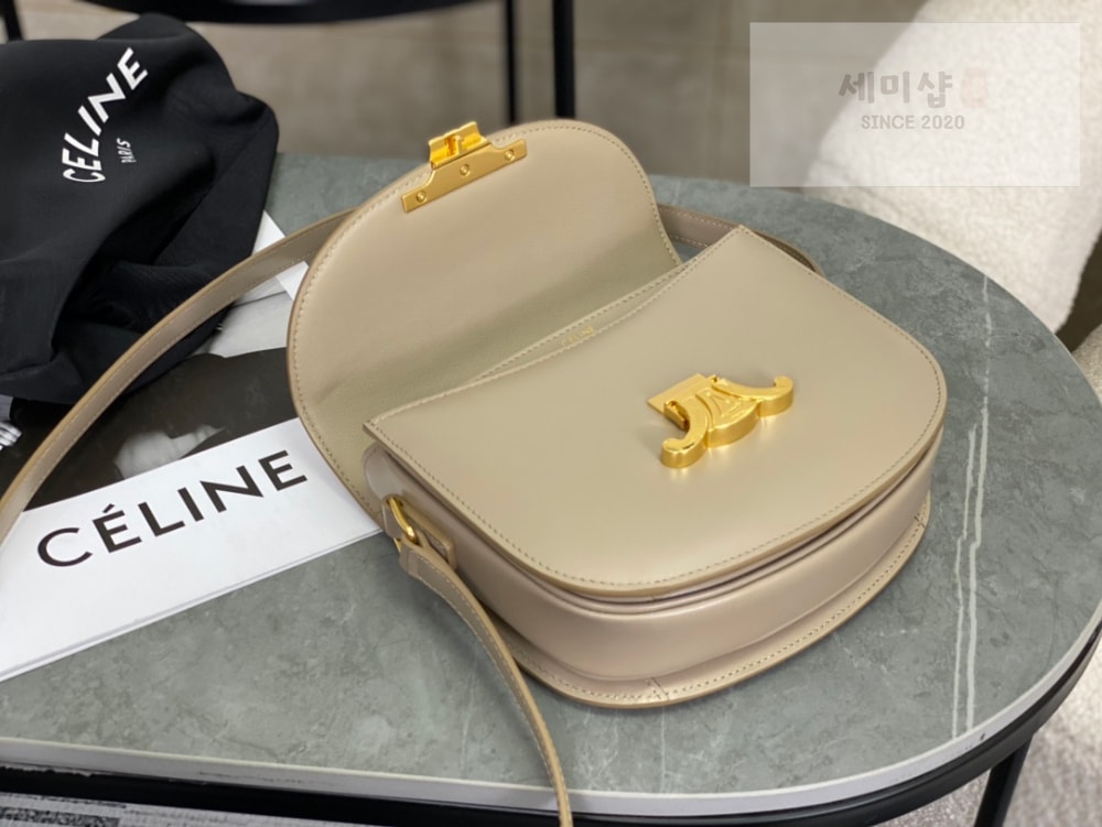 C E L I N E Celine Besace Clea Calfskin Bag 6번 이미지