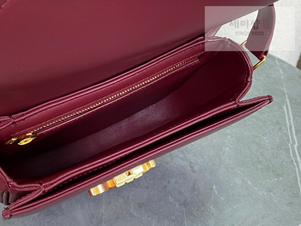 C E L I N E Celine Besace Clea Calfskin Bag 9번 이미지