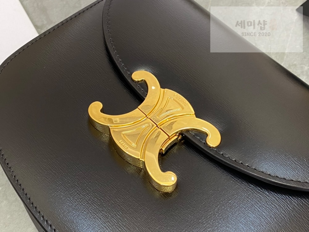 C E L I N E Celine Besace Clea Calfskin Bag 5번 이미지