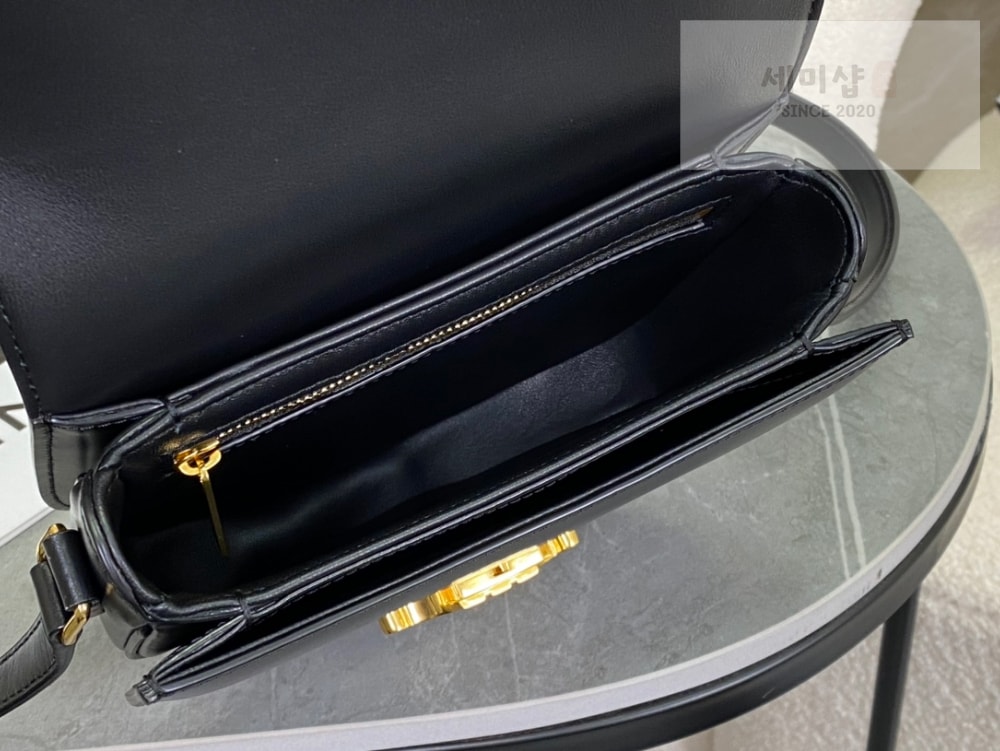 C E L I N E Celine Besace Clea Calfskin Bag 8번 이미지