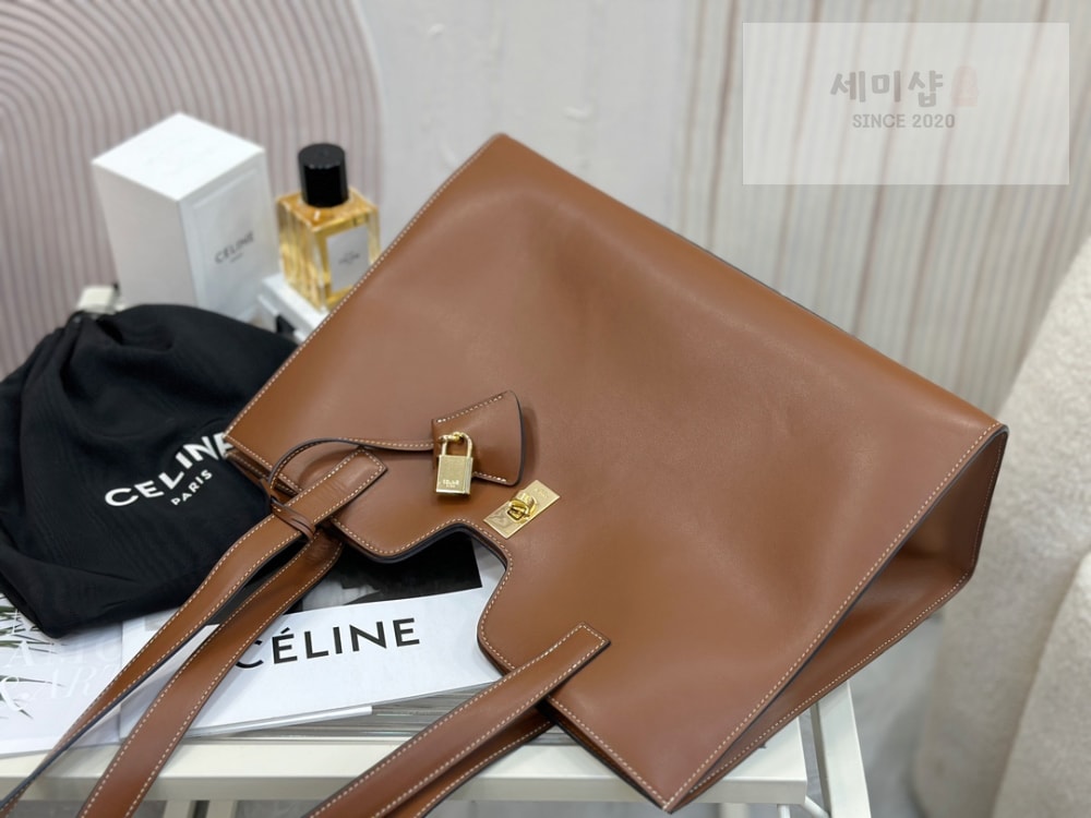 C E L I N E Celine Cabas 16 Soft In Smooth Calfskin Bag 4번 이미지