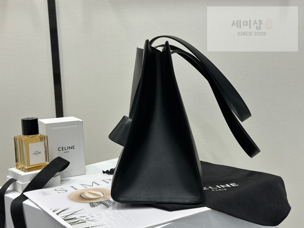 C E L I N E Celine Cabas 16 Soft In Smooth Calfskin Bag 9번 이미지