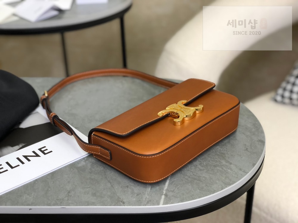 C E L I N E Celine Claude Triomphe Shoulder Bag Calfskin Bag 3번 이미지