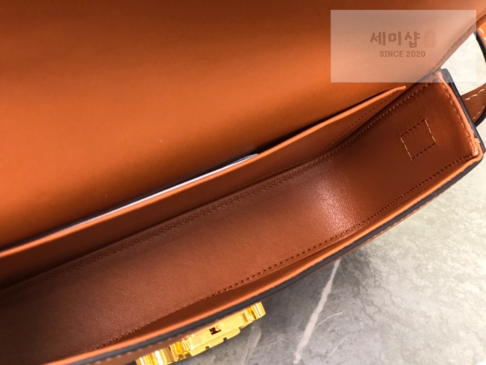 C E L I N E Celine Claude Triomphe Shoulder Bag Calfskin Bag 7번 이미지