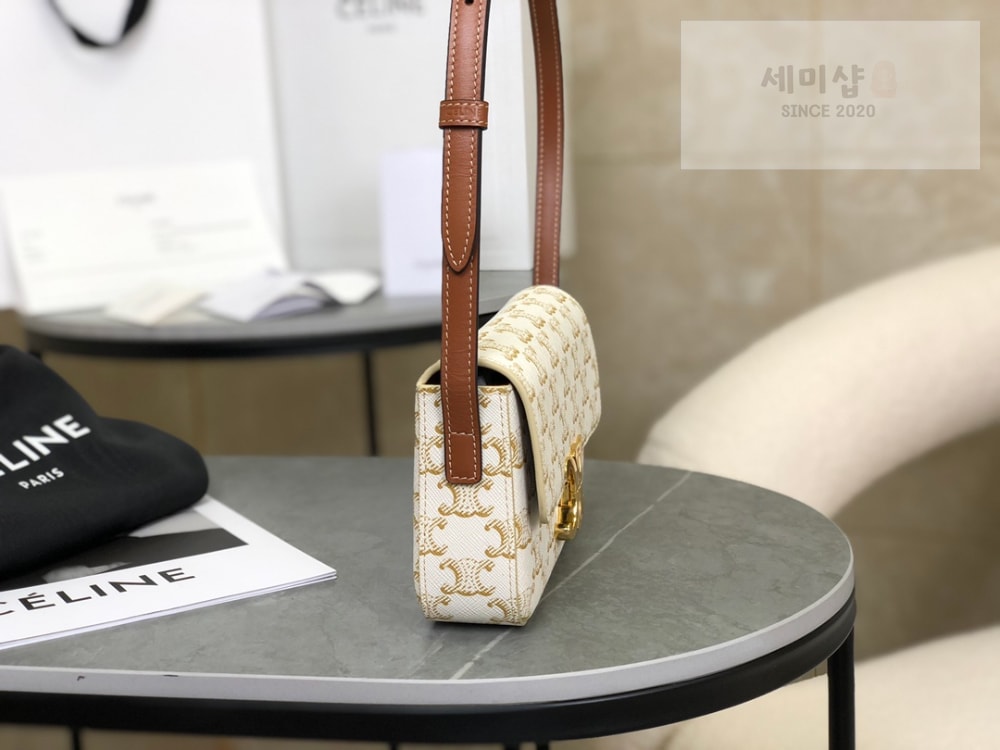 C E L I N E Celine Claude Triomphe Shoulder Bag Calfskin Bag 3번 이미지